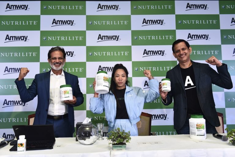 Anshu Budhraja, CEO Amway India, Saikhom Mirabai Chanu and Ajay Khanna CMO Amway India at the Nutrilite brand ambassador announcement Press conference (2)